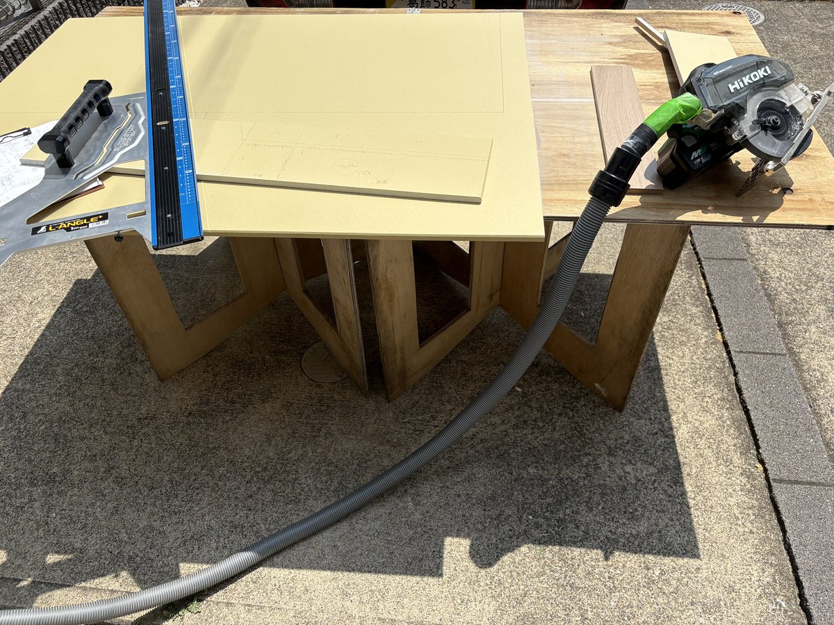 草壁のりすけ@不動産賃貸業つぶやき中❗️ (@norisuke_onii) on Twitter photo ヤバい...暑い....
おかしいな、DIYはお盆の時期で終わるはずだったんだが....(T . T)
#そんなもん、#DIY最高 ヤバい...暑い....
おかしいな、DIYはお盆の時期で終わるはずだったんだが....(T . T)
#そんなもん、#DIY最高