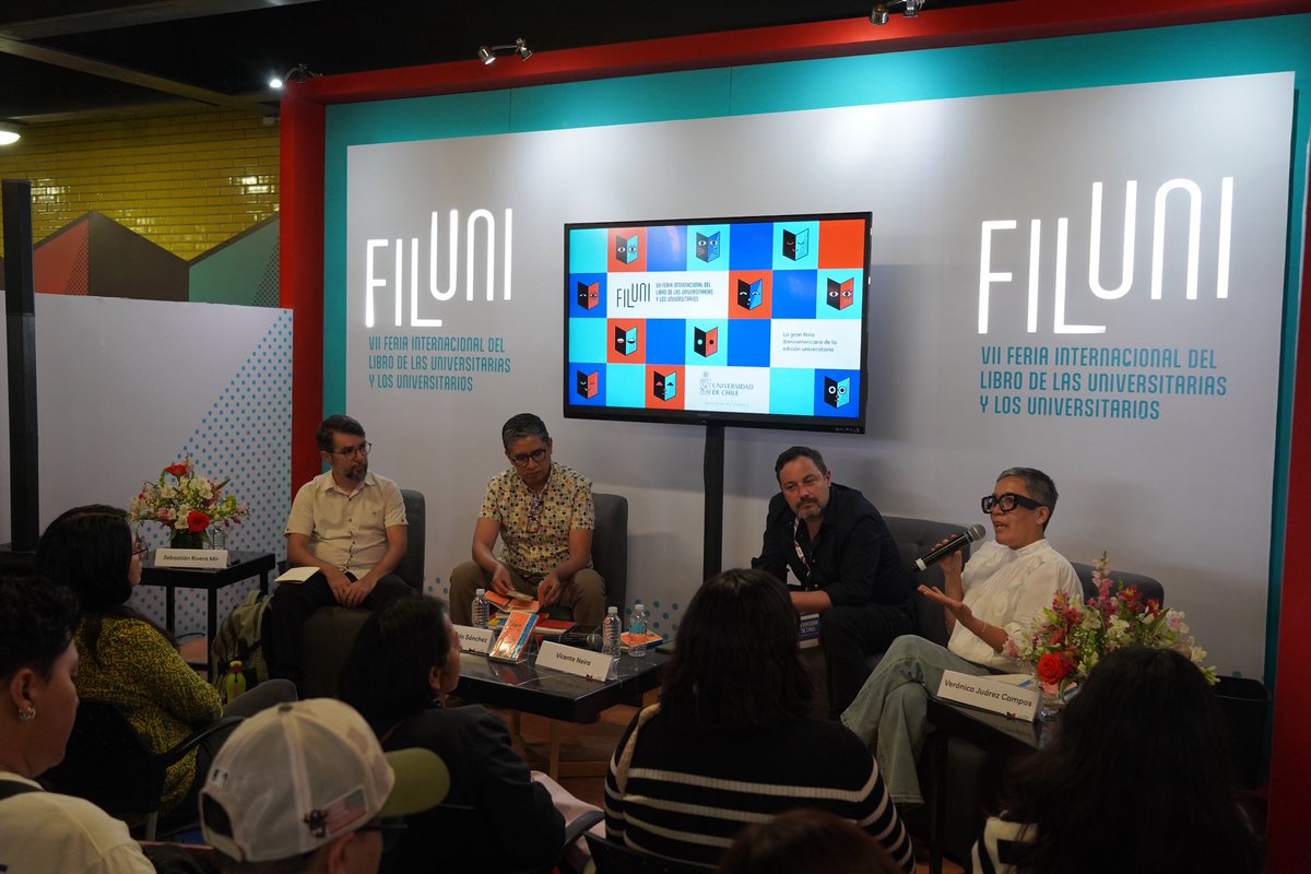 lauammx's tweet image. En la FILUNI fue presentada la obra El cautivante fulgor de los libros ardiendo. Doce episodios para una historia de la quema de libros en México, de Sebastián Rivera Mir

#SoyUAM #LibrosUAM #Libros #Cultura #FILUNI 
@LibrosUAM @CulturaUAMmx @UNAM_MX