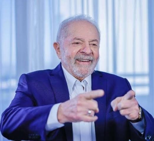 vinicios_betiol's tweet photo. RESUMO DO DIA:

1) Joice Hasselmann, ex-líder do governo Bolsonaro, confessa que ele já tinha rascunho do golpe no primeiro ano de governo.

2) Justiça dos EUA declara que a maior parte das tarifas do Donald Trump são ilegais.

3) Senador Marcos do Val é indiciado pela Polícia Federal.

4) Nikolas Ferreira afirma que processará o presidente Lula por ter dito que um deputado ajudou o crime organizado, mas o presidente não citou o nome.

5) Rodrigo Pacheco assume a liderança de pesquisa pra governador de Minas Gerais e Nikolas Ferreira passa pra segundo.

6) Silas Malafaia grava novo vídeo surreal e afirma que o Alexandre de Moraes terá que se entender com Jeová Tsidkenu.

7) Polícia Federal teme que o Bolsonaro pule o muro pra casa do vizinho e fuja.

8) Governo Lula propõe aumentar o novo salário mínimo pra R$ 1.631.