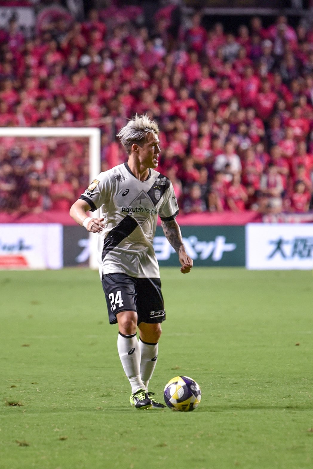 adidas | 酒井高徳選手 サイン入り サッカーシューズ sddefault.jpg