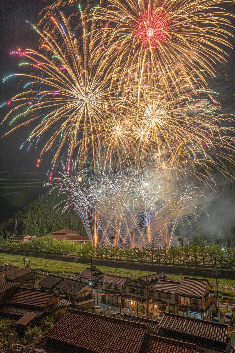 花火は冷えやすい 2025.6.28(土) 20:10 Shower of Lights 日本最大級の音楽噴水