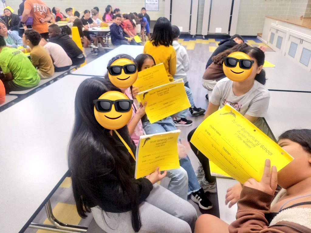 mrskristinhaney's tweet image. It was a great week @DoverElementary as students &amp;amp; teachers began developing organizational habits through the use of a planner for goal setting, calendarizing &amp;amp; consistent school-home communication. (Thanks to our 5th grade models!) #WICOR #AVID #RISDdreambig #TogetherWeRise