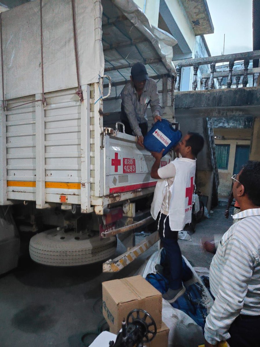David_A_Fisher's tweet photo. With @ifrc network support, @nepalredcross has brought in supplies to address the cholera outbreak in Parsa and Bara and is supporting the authorities in case management raining and water sampling and testing. https://t.co/SZzJuinrp7