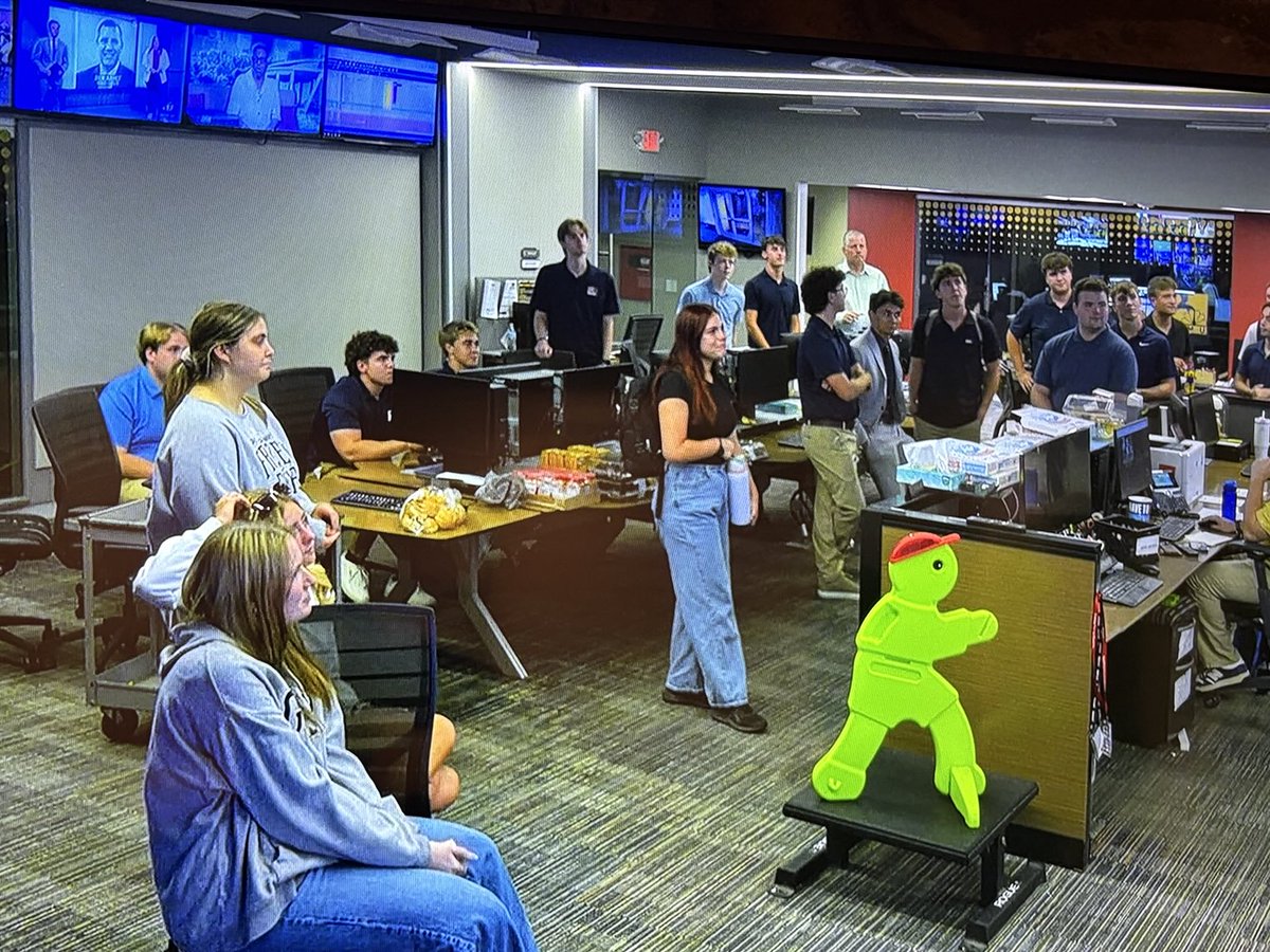 Watching ⁦<a href="/KOMUnews/">KOMU 8 News</a>⁩ tonight.  Thinking of all the student journalists ⁦<a href="/mujschool/">Mizzou Journalism</a>⁩ that learned from Ben Arnet. His legacy will live on for years.  #tigers #miz #alwaysmizzou 🙏