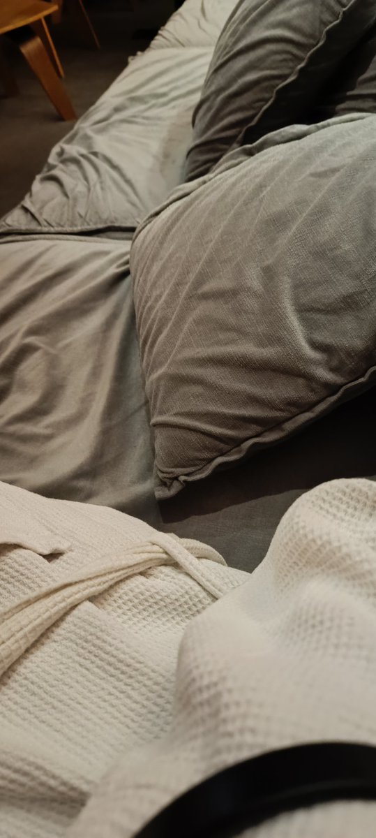 Spa_Snoop's tweet image. #Spasnoop  casually chilling on the lobby after massage here @27shawspa ugh I want to go back. The ambiance is so addicting.Ugh! Kaso I need to review other spas pa 🧐👀🥺