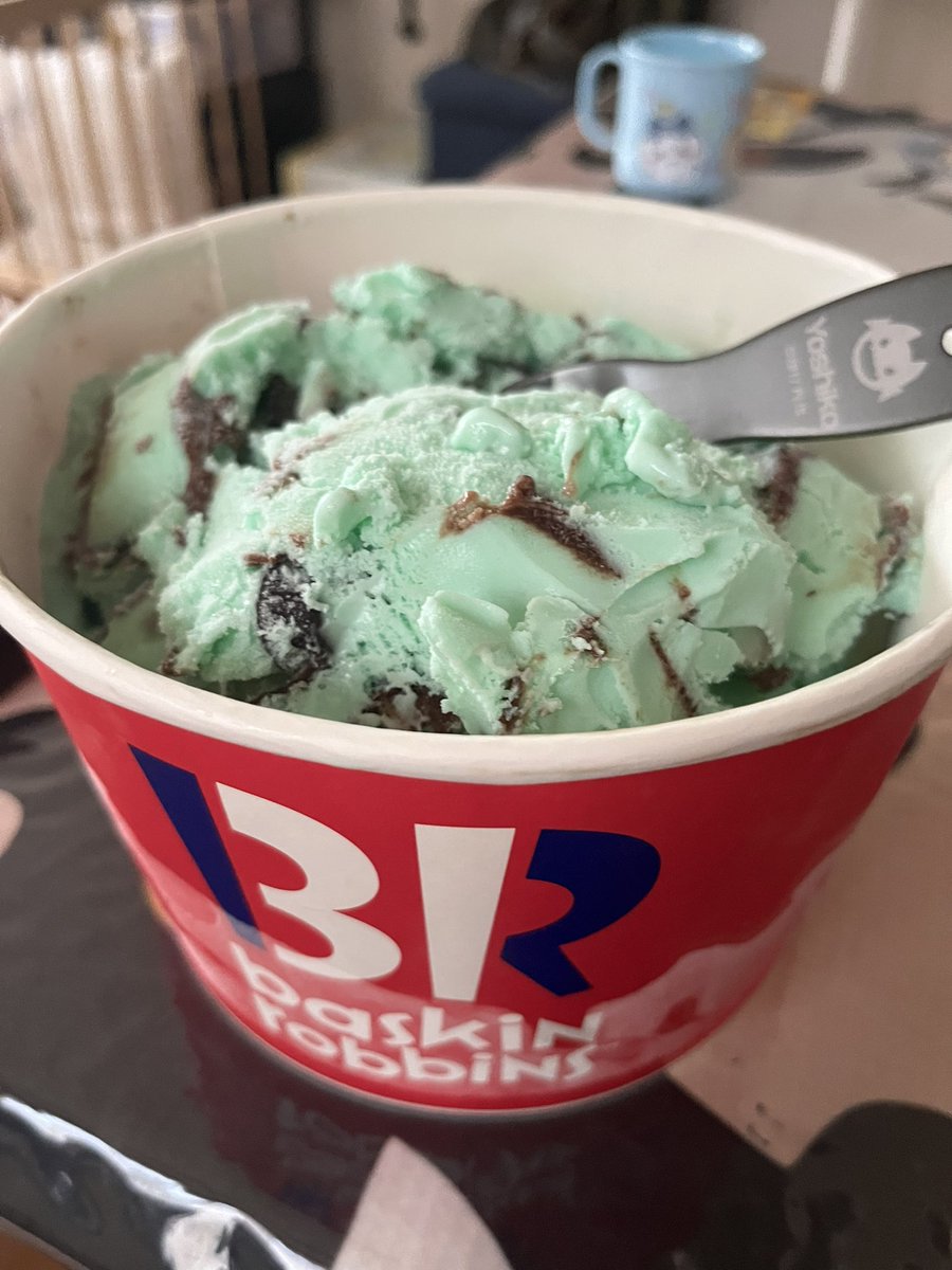 フレッシュパックスーパー1つ目
クソデカくて最高すぎる
もはやアイスが入ってるバケツ？入れ物ごと食べたい