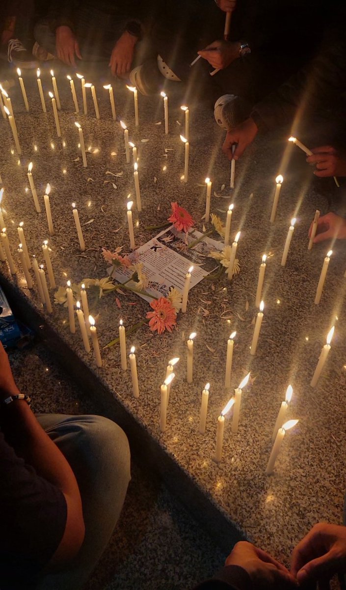 samstrashhh's tweet image. selama ini gasuka ngurusin politik, soalnya politik "emang kejam". but this time... turun, jangan depan pc mulu, negara lu lagi goblog goblognya.🖤