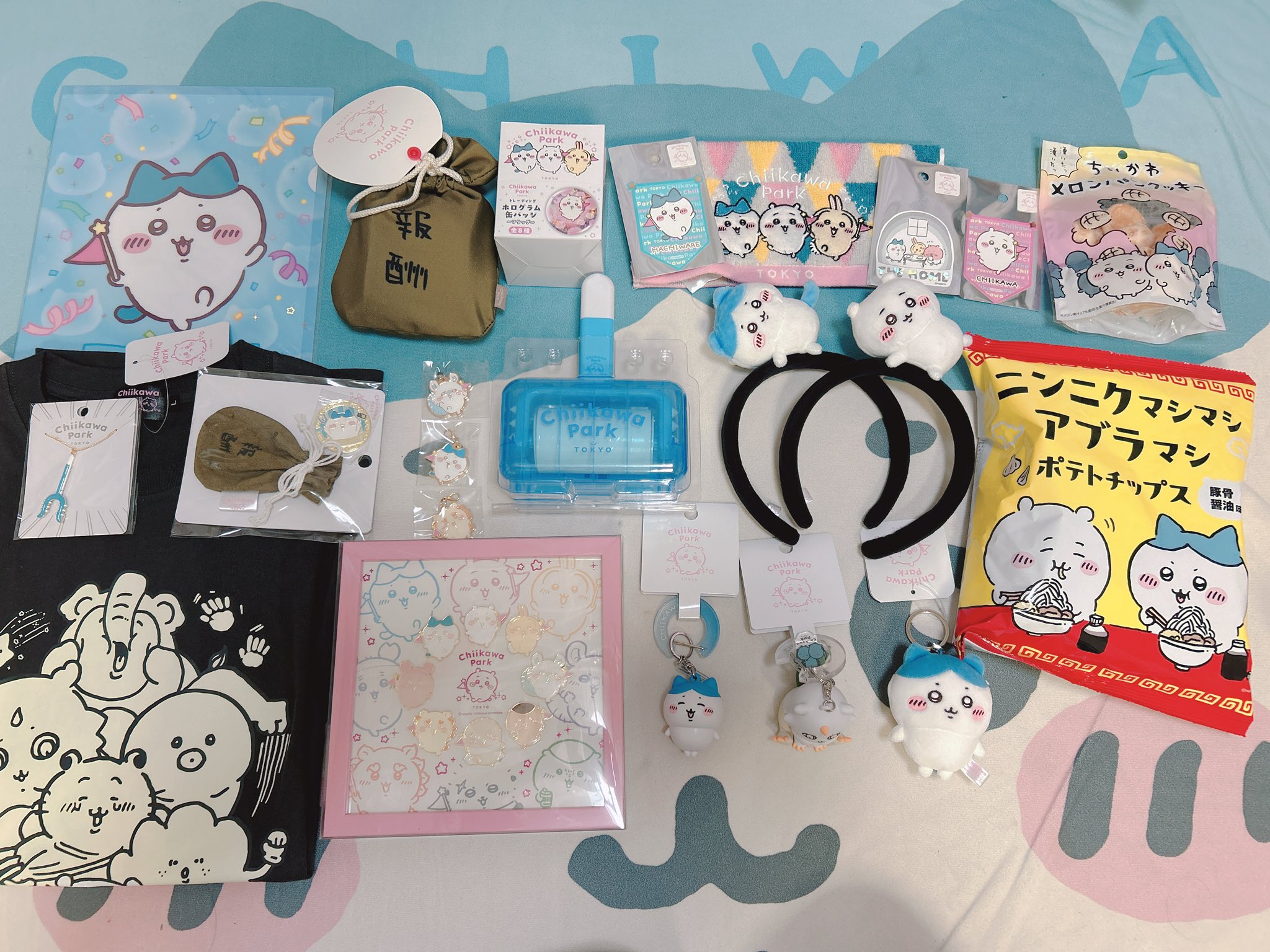 ちいかわパーク　ピンバッジ 新品未開封 ちいかわ ちいかわパーク限定 額縁ピンバッチセット