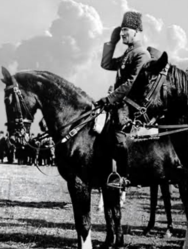 Sayende 🙏🏻💖🙏🏻
Bayramımız kutlu olsun 🇹🇷