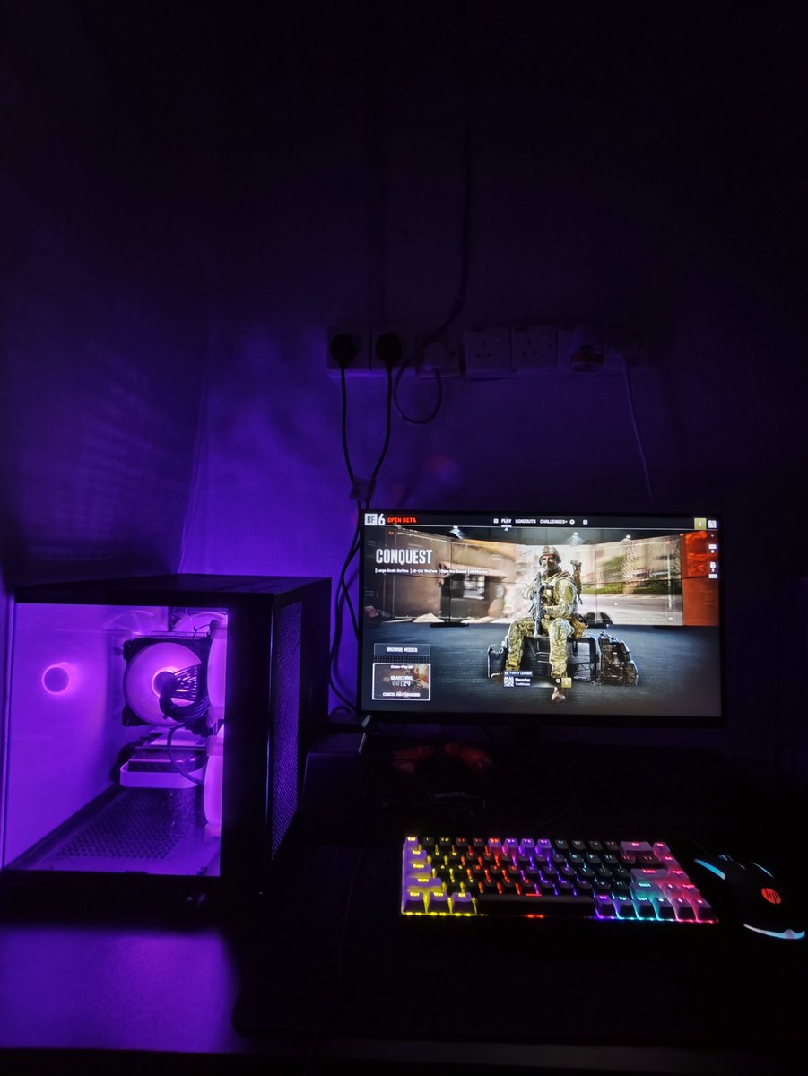 AstroAcap's tweet photo. @NZXT @IntelGaming my humble setup xD https://t.co/eCiiconPEp
