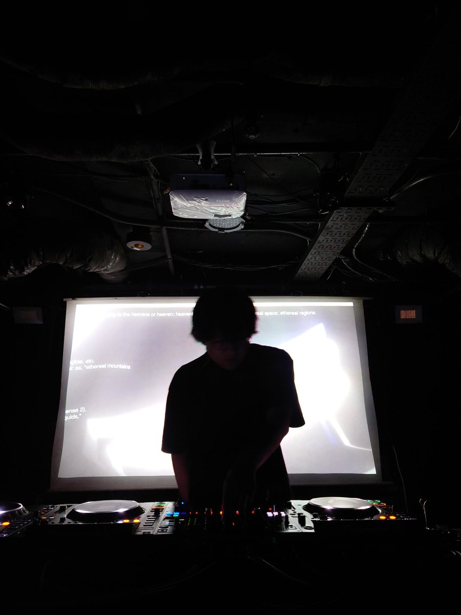 CrackNagoya's tweet image. オープンしました⚪️⚫️⚪️
一番手は @st_eeee_08 からスタート！
#CRACK