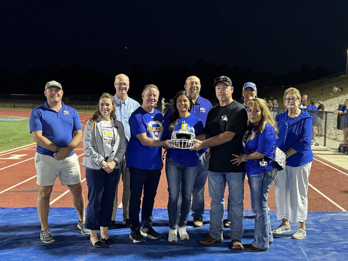 Tonight we officially cut the ribbon on America’s Heartland Stadium!

Thank you to American Foods Group, America’s Heartland Packing for your incredible $2 million pledge to support the project. It is truly an investment in our kids, our families, and our community’s future.
