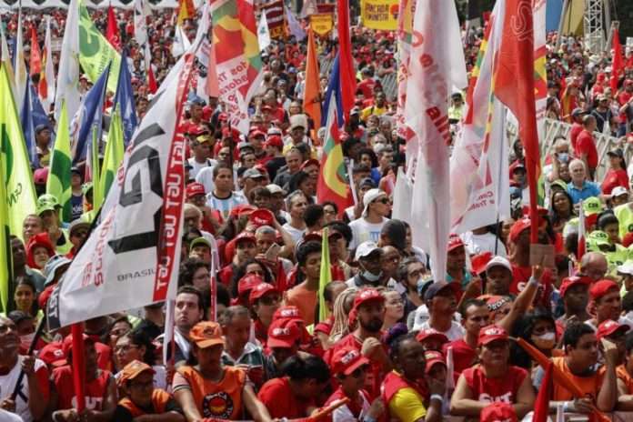 CoralTeresa's tweet image. 🇧🇷🤝🇻🇪 Brasil se levanta contra la amenaza imperial

Gracias pueblo hermano ❤️ 
#VenezuelaNoEsUnaAmenaza 
#VenezuelaEsUnaEsperanza