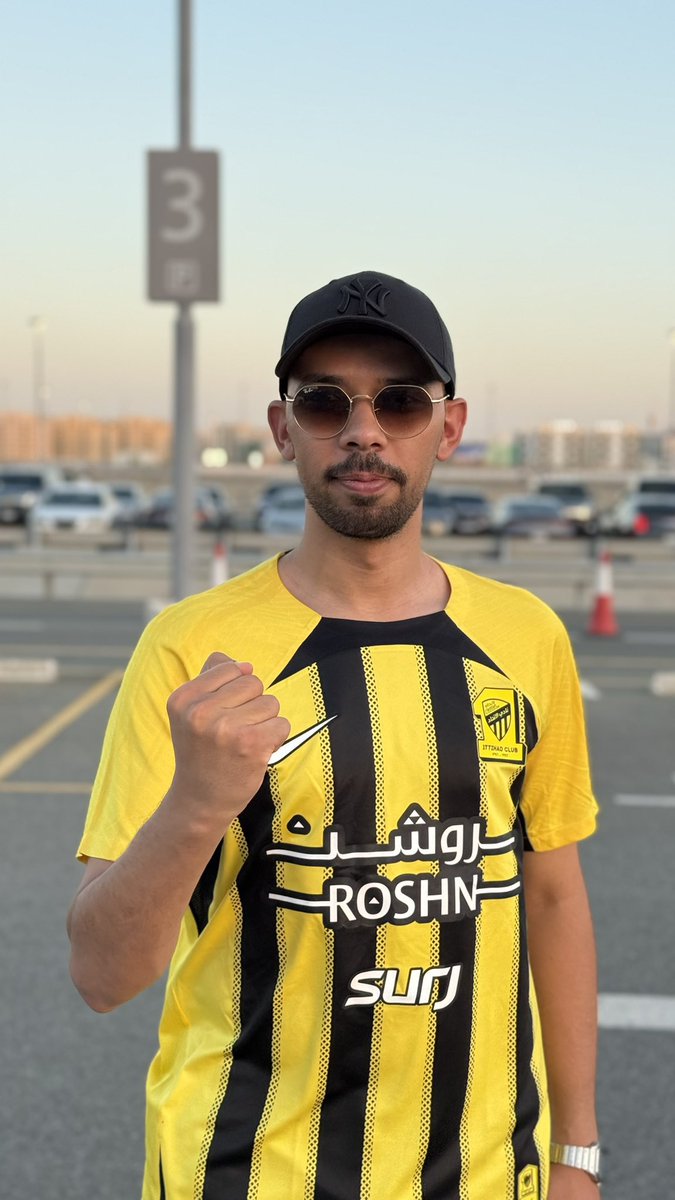 ارجل رجل سنه 2025

ما عليك من مبزره الهلال تراهم طقوعين 

لا تعتذر ولا تدق لهم خبر  مبزره

#نرفض_تواجد_العليان_في_ارينا