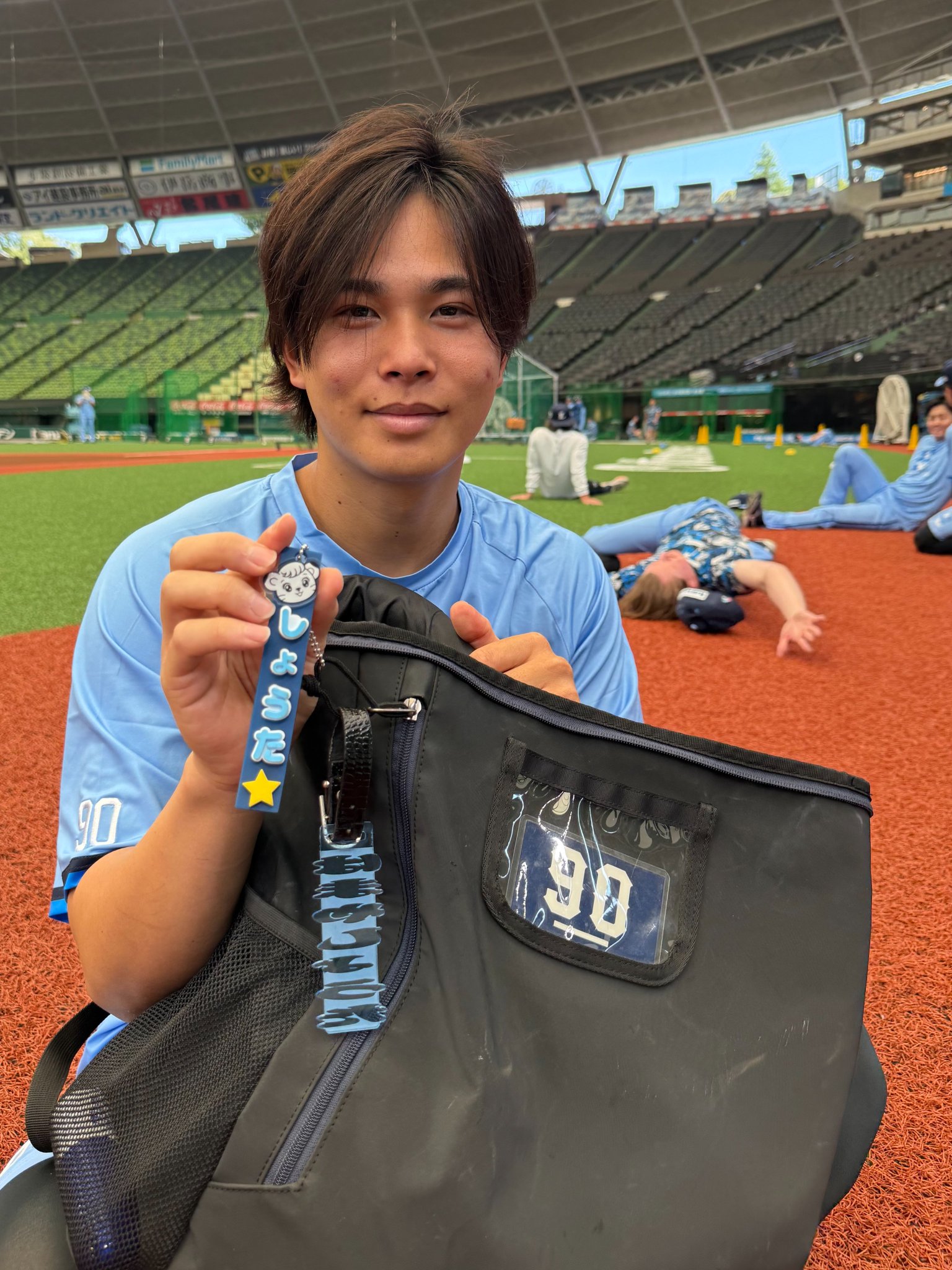 く*】様 本多選手引退記念フレーム、サオン入り く*】様 本多選手引退記念フレーム、サオン入り - メルカリ
