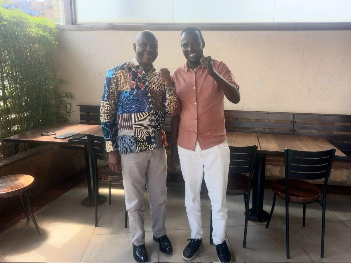 sankale2024's tweet photo. Yesterday we he'd a very interesting discussion with professor. We talked about the unity of the youth's which is our strength as well he was impressed by the sauti mpya genz movement which is all over the 47 counties. We must change kenya #Rustomustgo #FIFA ##kbcniyetu #newkcbap https://t.co/2JF5sryonC