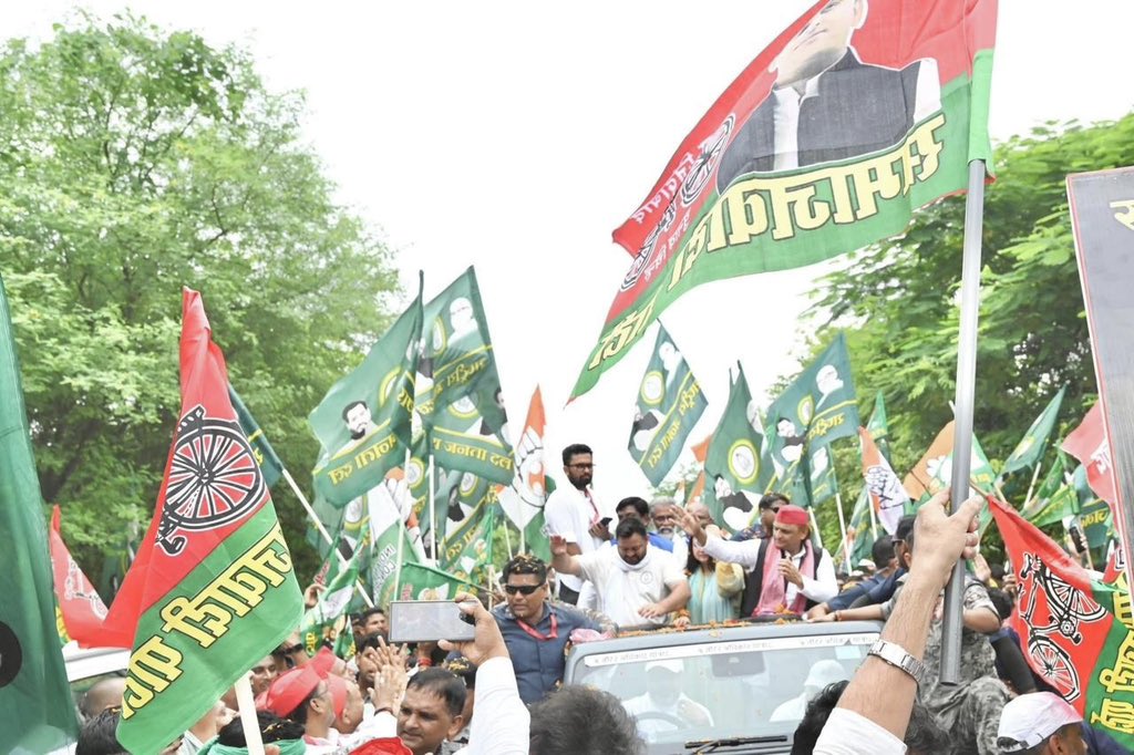 yadavtejashwi's tweet photo. 𝐒𝐲𝐬𝐭𝐞𝐦 𝐇𝐚𝐧𝐠 है छपरा में! 

#VoterAdhikarYatra #Bihar #india https://t.co/imThQGwvmG