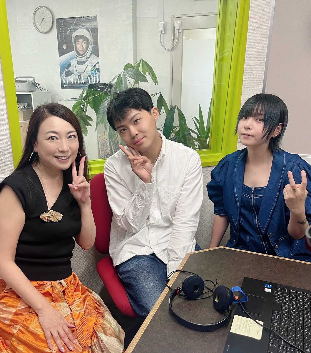 今日のゲストは、十三月革命のG.Voみのりさんと、Bのやひろさん✨
みのりさんのVoかっこいい〜🎶
LIVEで聞きたくなりました😊

十三月革命のLIVEは…
明日8月31日　騒弦で蜂起Vol.1！
学生さんは学割あります🉐

#musicholic
#swave769