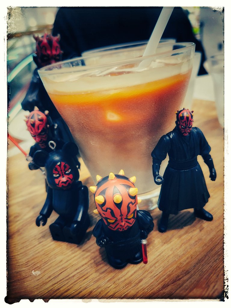 冷たいものにすり寄ってくるモールちゃん🌞👹👹👹💦
#cafe #cafetime #アイスカフェラテ