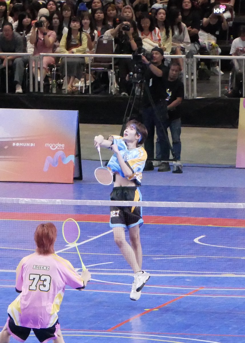 มึงงง แค่กระโดดตีลูกมันต้องสวยขนาดนี้เลยหรอคนเรา😭😭😭 ลอยมาของจิงว่ะ 

 #DMDSPORTDAY2025
#nampingster