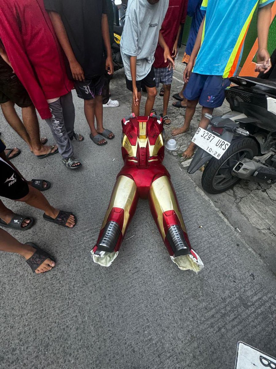 Udahan yaaa main iron man nya🤭