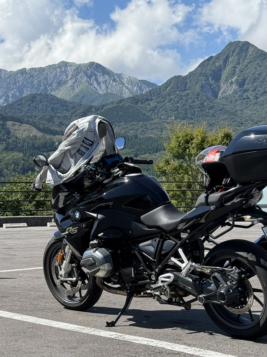 バイク乗ってるときにはエロイ事考えないのに、降りたらエロしか考えられない。