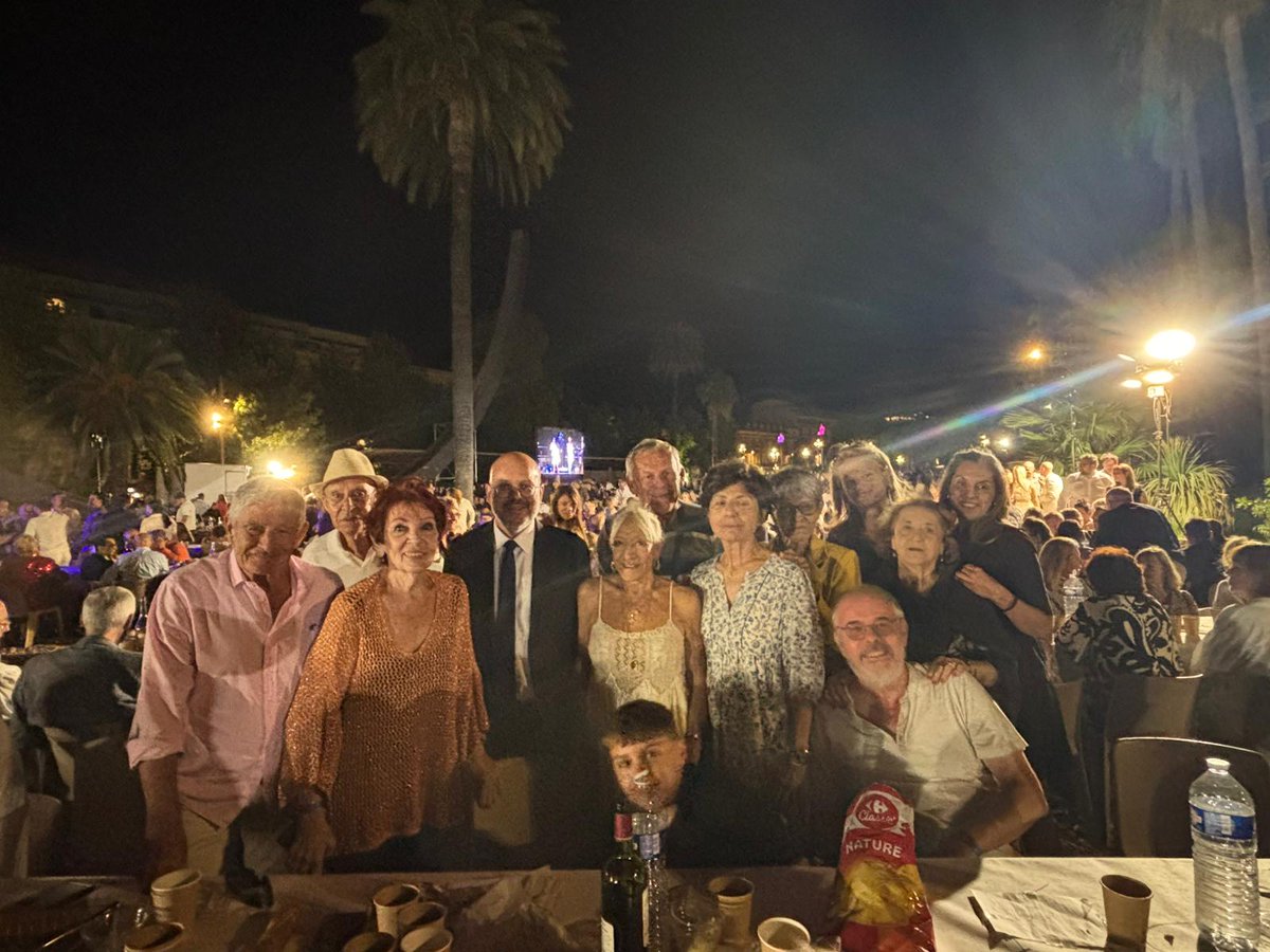 p_pradal's tweet image. ✨ Hier soir, vous êtiez nombreux. Parce vous aimez Nice, sa culture, ses valeurs, et ceux qui la font vivre.
Lou Festin Nissart, c’est plus qu’un repas : c’est une promesse de fidélité à notre ville et à notre Maire @cestrosi.

#ILoveNice #Nice06