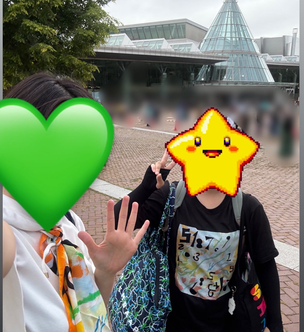 (^〜^●)
新しい地図を広げて8年？だけど
ふとくる時あるんだよね
今日は星のファンファーレの「さあ地図を広げよう」のところで、本当幸せだなぁって。
当たり前のことじゃなくて…感謝です！

感謝の気持ち込めて
お見送りで
いつもありがとう！って伝えました⭐️
#NAKAMAtoMEETING_voI4
#香取慎吾