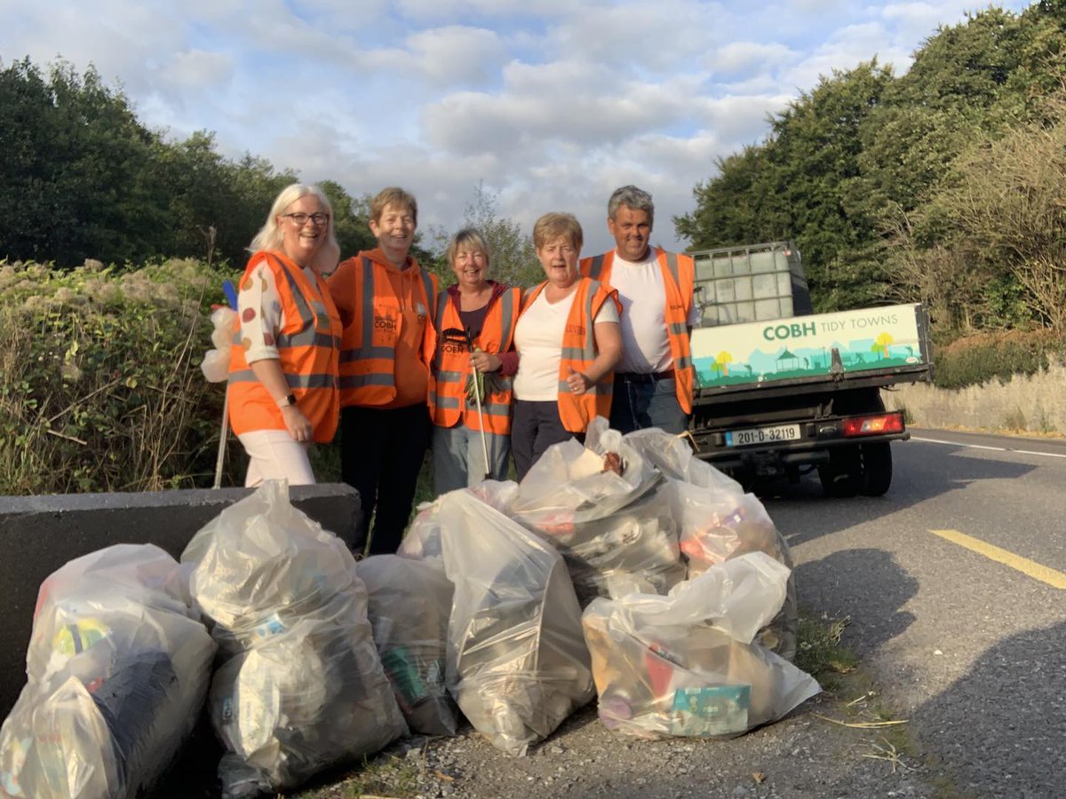NationalSpringC's tweet photo. Amazing work from the crew at @CobhTidy ๐
The group encountered lots of litter thrown out of cars, disappointing to see ๐ฅฒ
These volunteers take such care of their local area and attitudes towards litter need to change!
#SDGsIreland #NationalSpringClean #SpringClean25 https://t.co/Nyd0ZaEck4