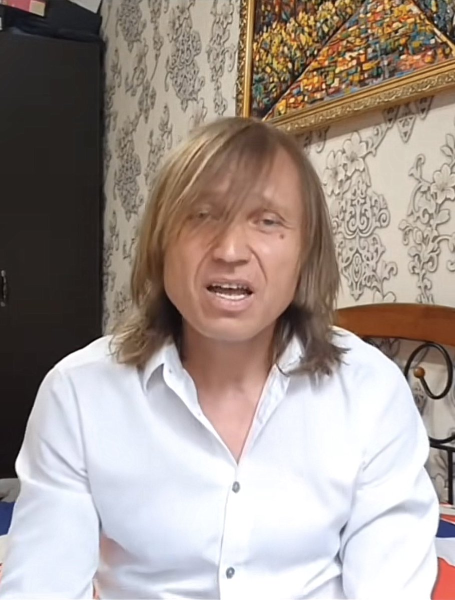 妙にロシア人が反応してるなと思ったら、Igor Vihorkovっていうロシア人インフルエンサーに見えるらしい
確かに目元以外は生き別れの兄弟レベルでそっくりよね。