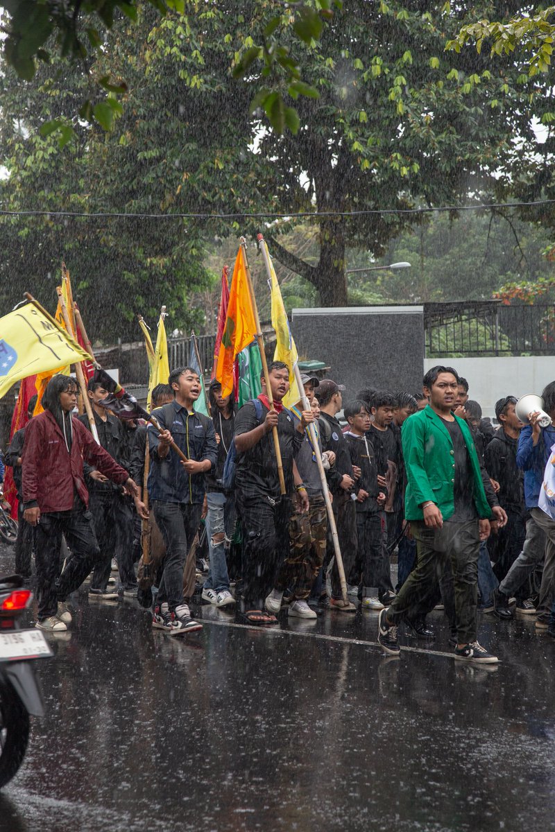 houzestudio's tweet image. Panjang umur perjuangan, stay safe ya semuanya. #purwokerto #unsoed