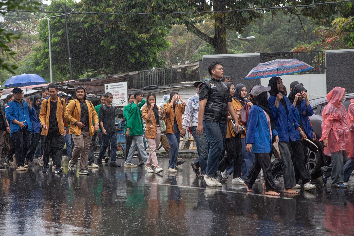 houzestudio's tweet image. Panjang umur perjuangan, stay safe ya semuanya. #purwokerto #unsoed