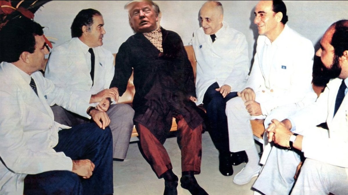 PabloMarcolla's tweet photo. A Casa Branca acaba de enviar uma foto de Trump. Ele está em perfeito estado, disse Karoline Leavitt. https://t.co/0jdlUMtdqw