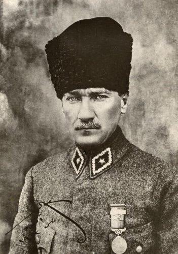 Kurtuluşa giden yoldaki en önemli zaferin 103. yılı. 
30 Ağustos Zafer Bayramımız ve Türk Silahlı Kuvvetlerini anma günü kutlu olsun. Emsalsiz lider ve komutan Atatürk ve silah arkadaşlarının ruhları şad olsun. 
Onlar olmasa biz olmazdık.  🇹🇷🇹🇷🇹🇷 #30AgustosZaferBayrami