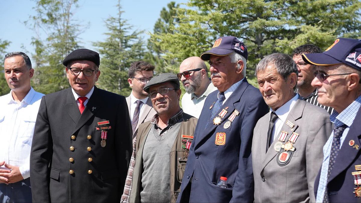 Kaymakam Ali ARIKAN, Belediye Başkan v. Sadri Bayram, Cumhuriyet Başsavcı Kemal Büyükatak, Adli Yargı Komisyon Başkanı Semih Uygur ve İlçe Protokolüyle, 30 Ağustos Zafer Bayramı kutlamaları kapsamında İlçe Şehitliğimizi ve Kestemet Şehitliğimizi ziyaret etti.