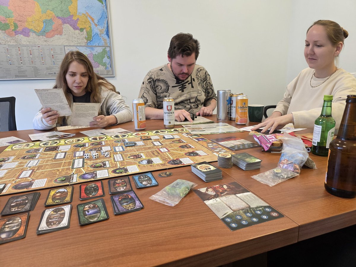 Устраивал коллегам тимбилдинг с настолками. Правила никто из них конечно же не прочитал.😡🤬