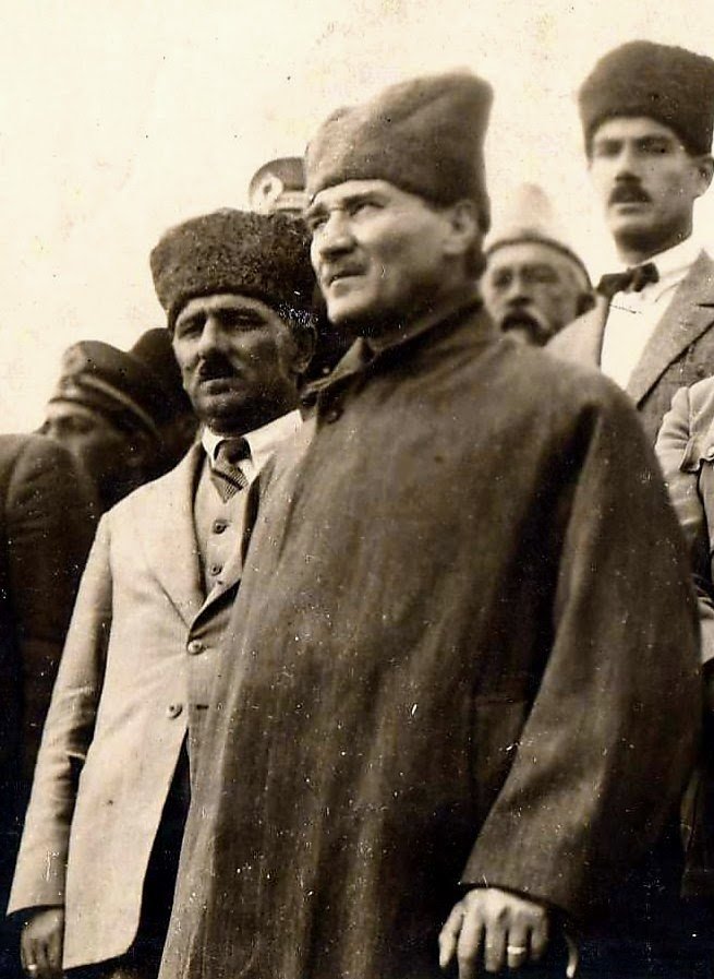 "Bu sahada akan Türk kanları, bu semada uçuşan şehit ruhları, devlet ve cumhuriyetimizin ebedi muhafızlarıdır."

30 Ağustos 1924,
Başkomutan Gazi M. Kemal