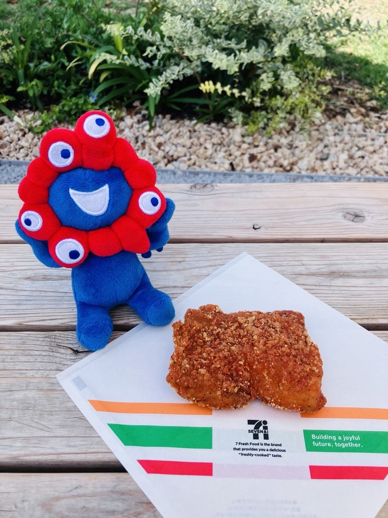 セブンイレブン万博チーム やで～！ ＼ 休憩中のミャクミャクを発見