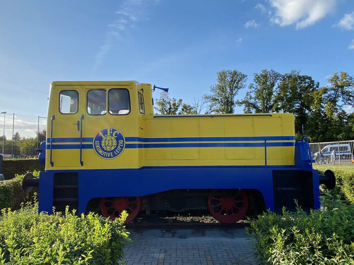 1. FC Lokomotiv Leipzig, in 1987 nog verliezend EC II finalist tegen Ajax. Nu spelend op het 4e niveau in Duitsland in het fantastische Bruno-Plache-Stadion #lokleipzig #footballculture
