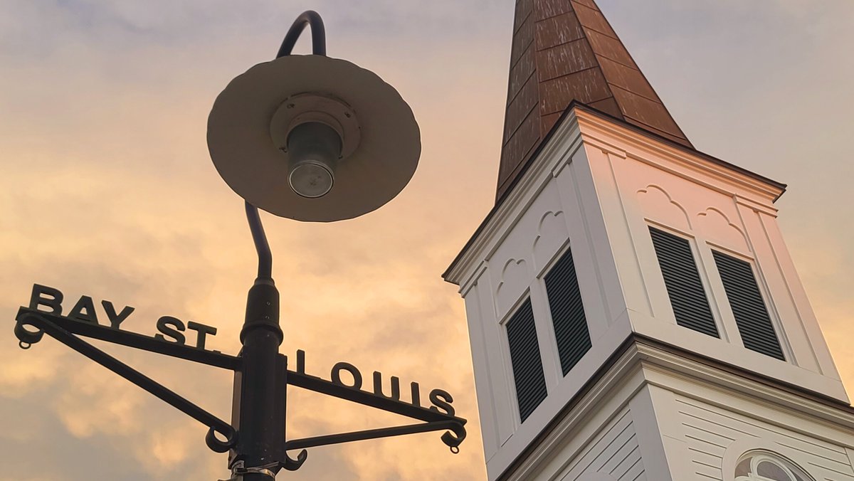 iCyclone's tweet image. Want to end a dark day with light. #Hurricane #KATRINA forever changed the Gulf Coast. The scars cannot be erased. But, boy has it bounced back. New Orleans has recaptured its magic vibrance. And Coastal #Mississippi is booming. Some pics of present-day Bay Saint Louis.