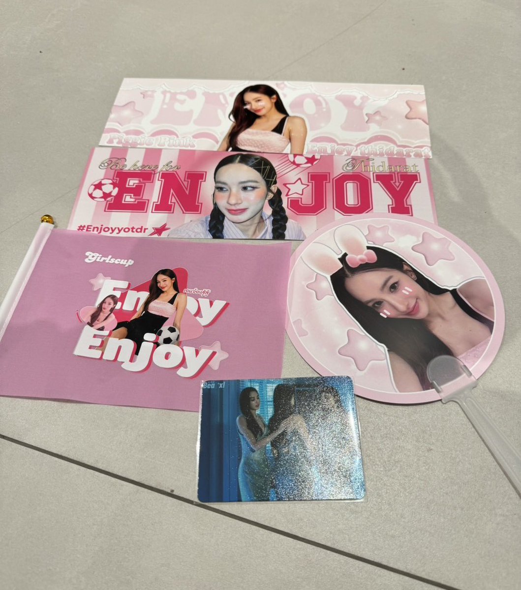 Waaah I just got the support items! 💝
They’re so beautiful, I love them so much 🥹
All ready to send endless support to Enjoy! 💖🔥 

ENJOY WITH PIGGIE PINK TEAM
#CH3GirlsCup2025