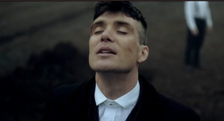 "Asla kimseyi beni seçmesi için zorlayamam.
Eğer başka bir yerde daha iyisini bulacağını düşünüyorsan 
O zaman git.
Seni alıkoymuyorum.
Kalmak istemeyen birilerine takılı kalmak için hayat çok kısa. 
Ben özgürlüğe inanıyorum.
Ve duyguların gerçekliğine.
Eğer kalman gerekiyorsa