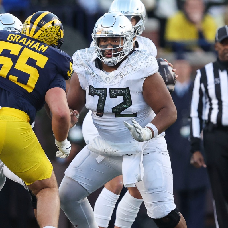 oregonfootball's tweet photo. Only a couple hours to kickoff! Pass the time with today's pregame interviews by the @UOSportsNetwork crew. #GoDucks 

🏈 @_DevonJackson_ 
🏈 Iapani Laloulu
🏈 @CoachLup 
🏈 @CoachDanLanning