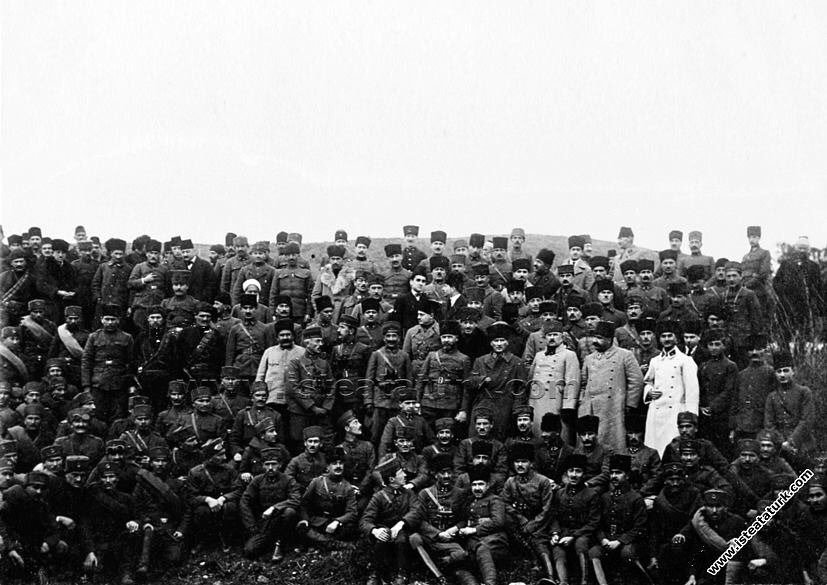 “Türk’ün varlığı bu köhne aleme yeni ufuklar açacak; güneş ne demek, ufuk ne demek o zaman görülecek.”

30 Ağustos Zafer Bayramımız kutlu olsun.