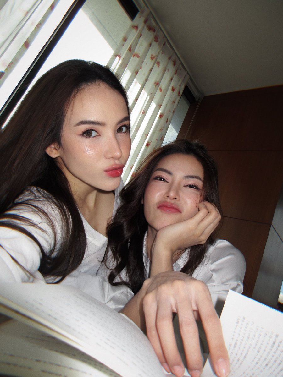 Bell_Sarunrat's tweet photo. Holiday mode : love, comfort, and endless chill 

1 pic for all my fans 😚 
Thanks for 50k trand on X 

BELLCHELLE SHOP DAY 
#เบลเชล #bellchelle https://t.co/8nTCLN0pfe