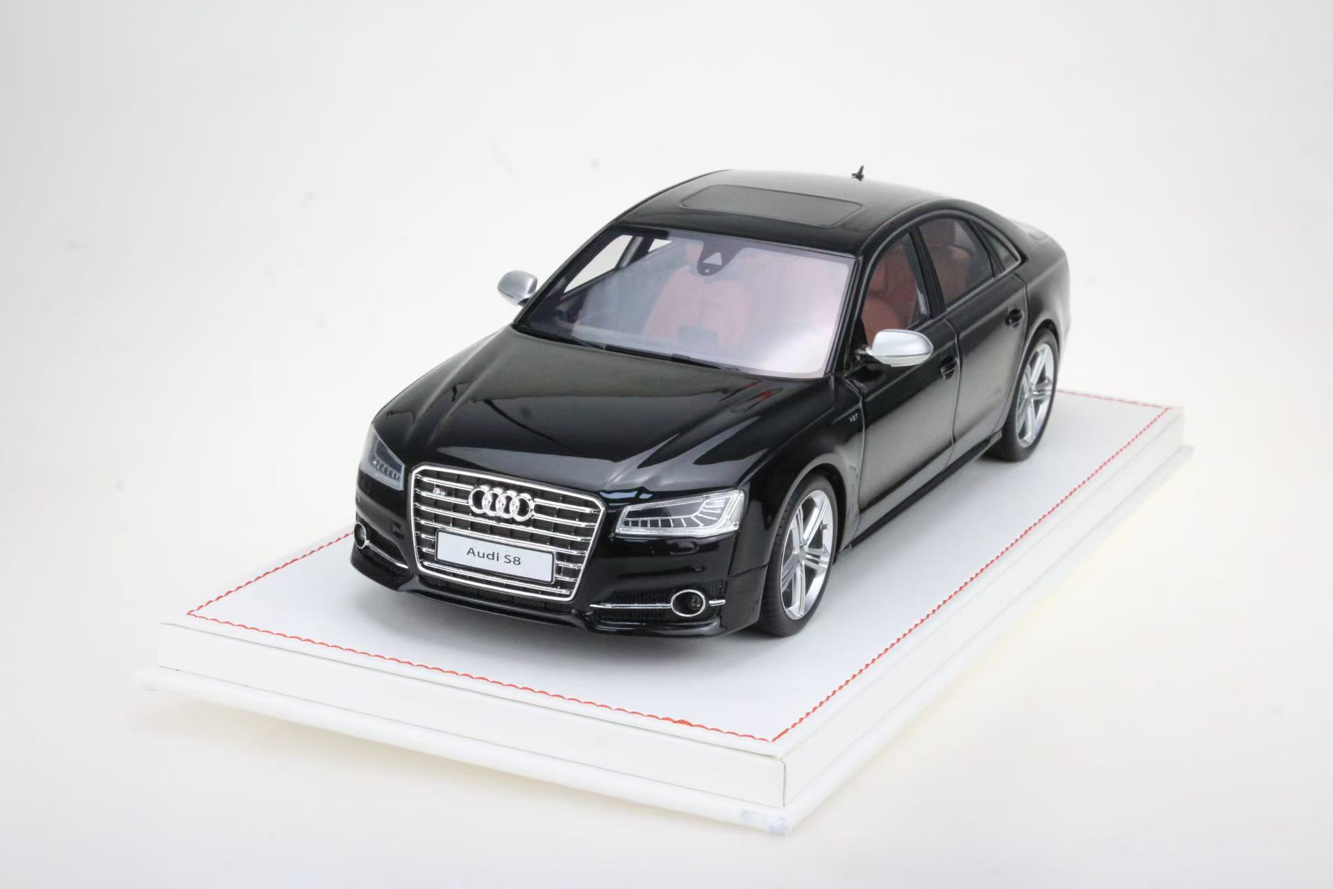 1/18 アウディ　RS4 カブリオレ　A4 オープンカー　ミニカー　ブラック Amazon | AUTOkol 1/18 2022 アウディ AUDI RS4 黒69 | ミニカー