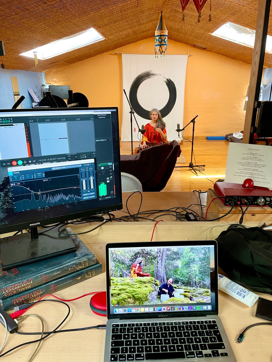 Sessions apassionants d'edició del nou vídeo de cant dhrupad que publicarem aquest setembre!

#boscdevirós #dhrupad