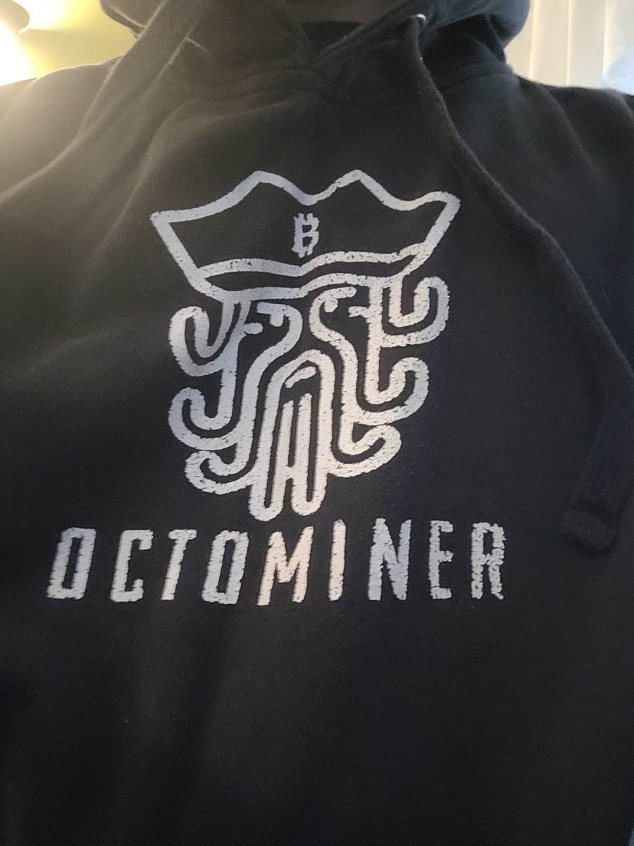 Forgot to post the sweater lol