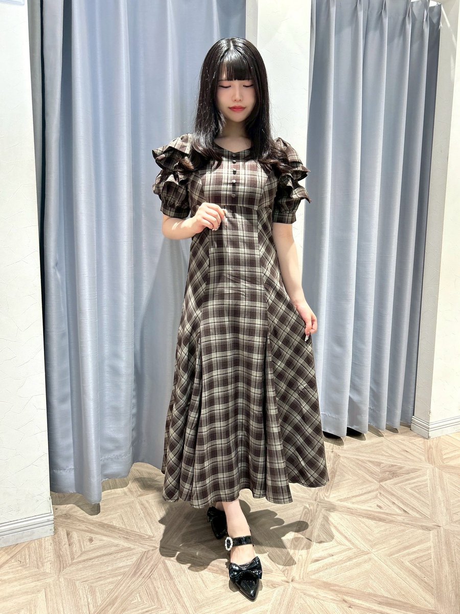 evelyn新宿 𝑯𝑶𝑻 𝑰𝑻𝑬𝑴🍫 #肩リボンチェックロングOP ¥11,000