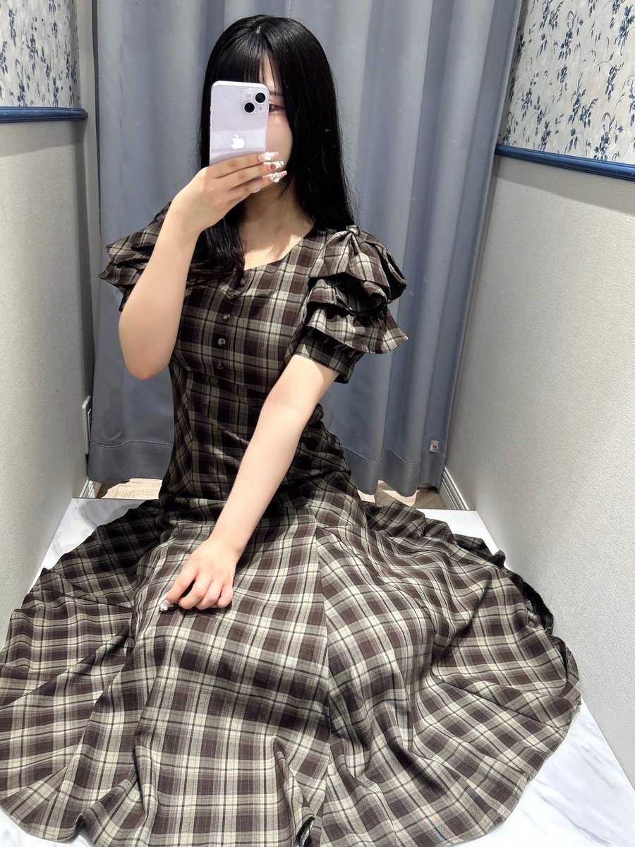 evelyn新宿 𝑯𝑶𝑻 𝑰𝑻𝑬𝑴🍫 #肩リボンチェックロングOP ¥11,000